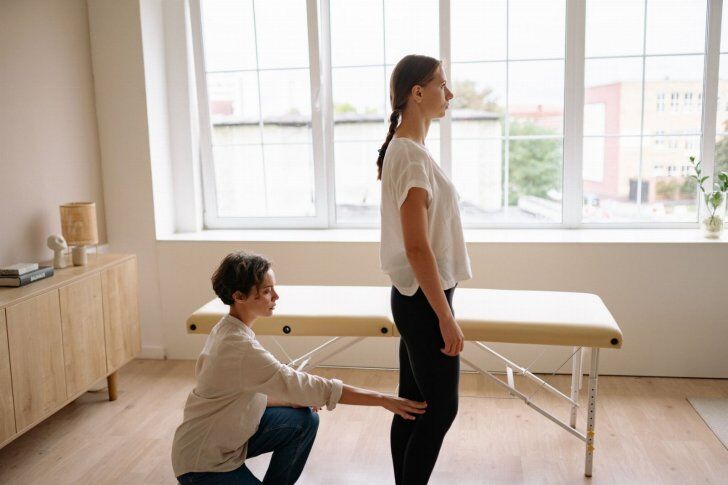 Como escolher uma cadeira ou carrinho postural: guia passo a passo