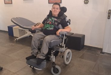 Cadeira de Rodas Adaptada para Escoliose: O que fazer antes e depois da cirurgia de correção da coluna
