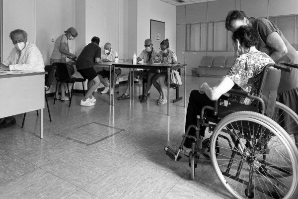 Encosto e assento sob medida para hipercifose e hiperlordose: sinais clínicos e critérios de escolha Encosto e assento sob medida para hipercifose e hiperlordose: sinais clínicos e critérios de escolha